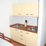 Apartments By The Sea Mandre, Pag - 4092 Колан