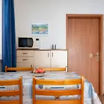 By The Sea Mandre, Pag - 4092 Kolan