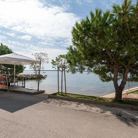 Apartment Apartments By The Sea Mandre, Pag - 4092