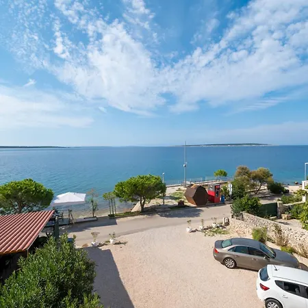 By The Sea Mandre, Pag - 4092 Kolan